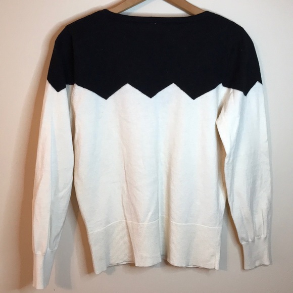 Anthropologie button down bow sweater - Picture 5 of 8